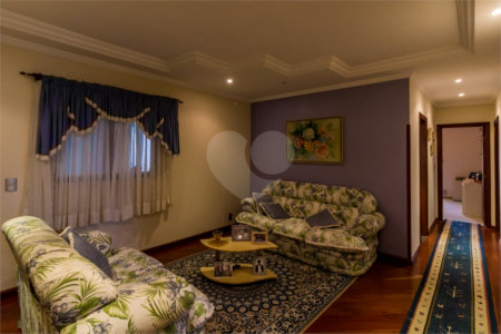 Casa à venda ou para alugar com 5 quartos, sendo 3 suítes, em Independência, São Bernardo do Campo, SP