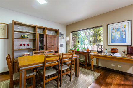 Sobrado à venda com 4 quartos, sendo 2 suítes,  em Vila Madalena, São Paulo, SP