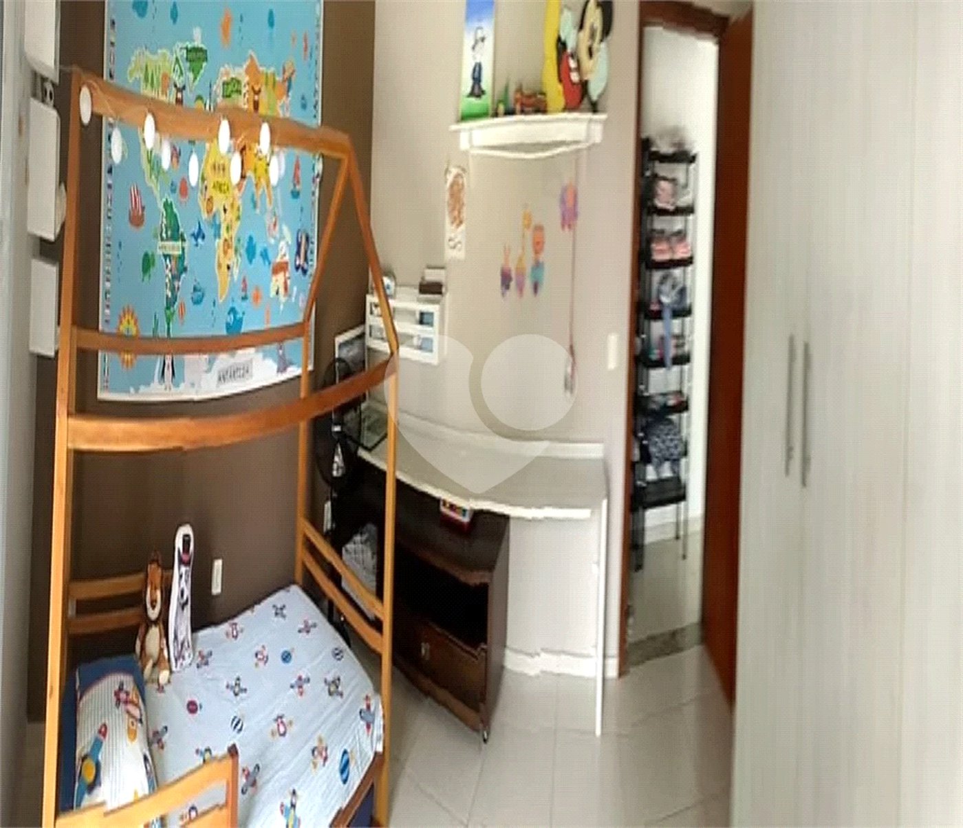 Casa à venda com 3 quartos, sendo 1 suíte, no condomínio Acmti - Colinas do Mosteiro, Terras de Itaici e Recanto dos Pássaros, Indaiatuba - SP