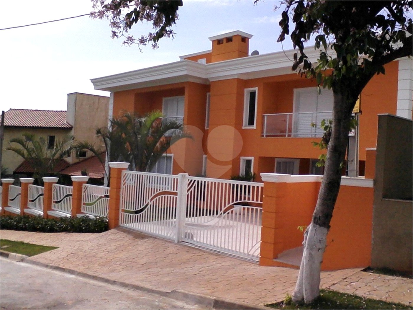 Casa à venda com 5 quartos, sendo 4 suítes,  no condomínio Parque Shambala, Atibaia - SP