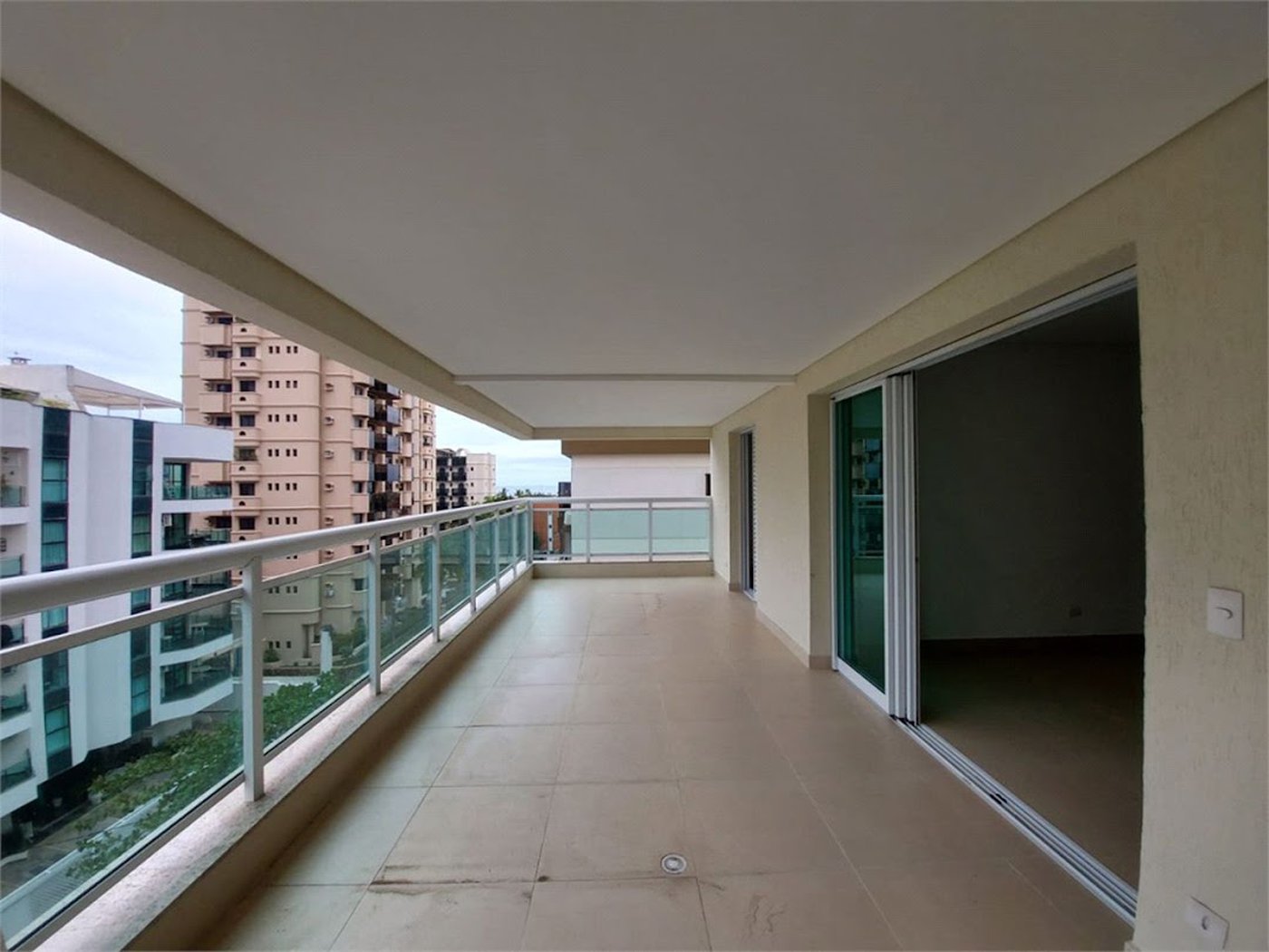 Apartamento Residencial à venda, Balneário Cidade Atlântica, Guarujá - AP1199.