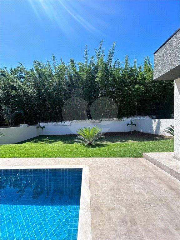 Casa à venda com 3 suítes no condomínio Shamballa 1, Atibaia - SP