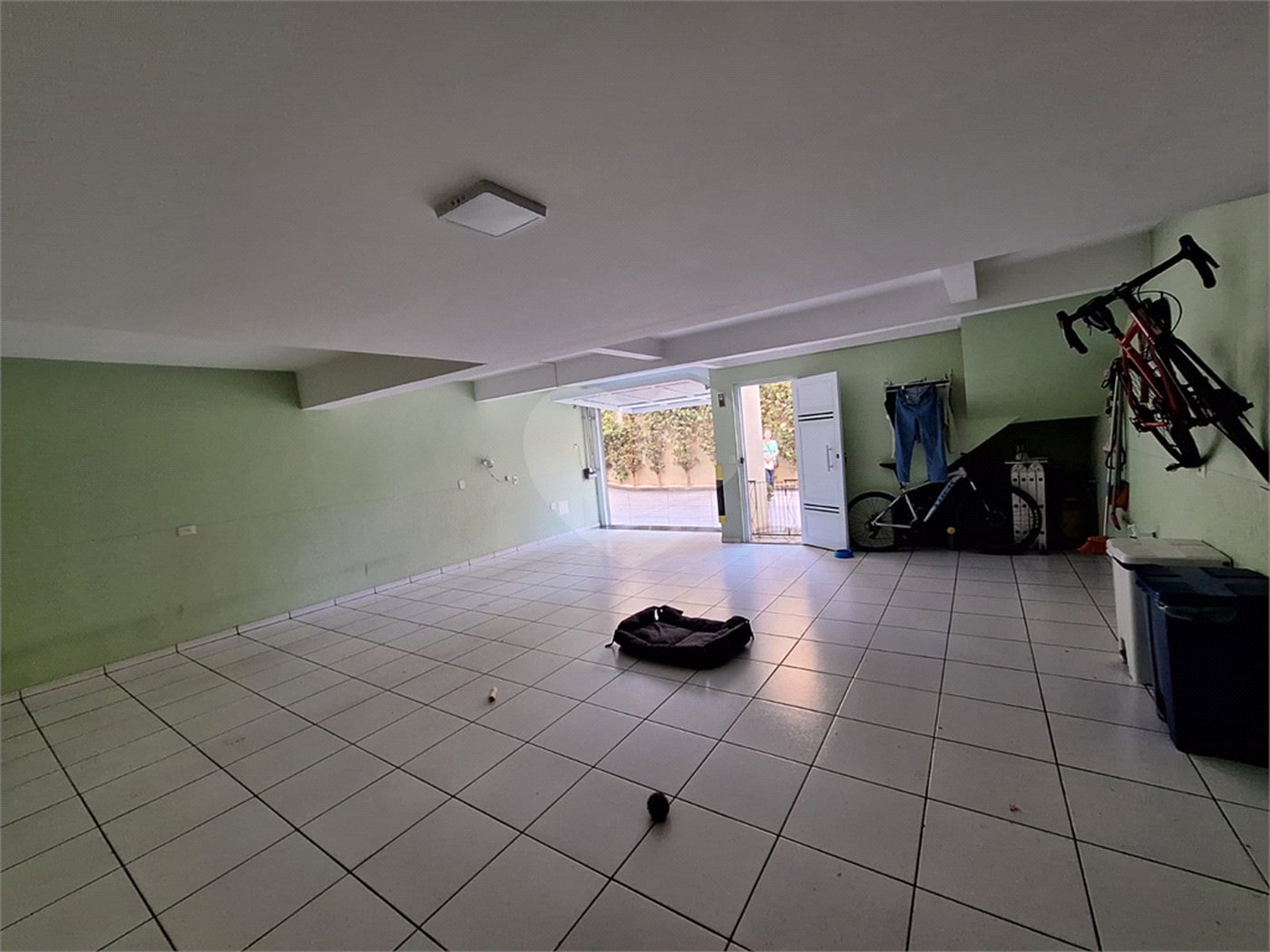 Casa à venda com 3 quartos, sendo 1 suíte, no condomínio Villaggio Tronchim, São Paulo - SP