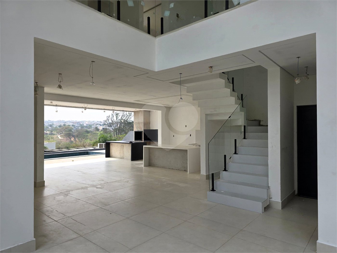 Casa à venda com 4 quartos, sendo 3 suítes, no condomínio Alphaville Nova Esplanada 4, Votorantim - SP