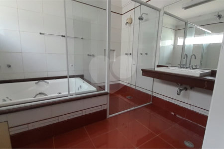 Sobrado à venda com 6 quartos, sendo 5 suítes, no Centro, São Bernardo do Campo, SP