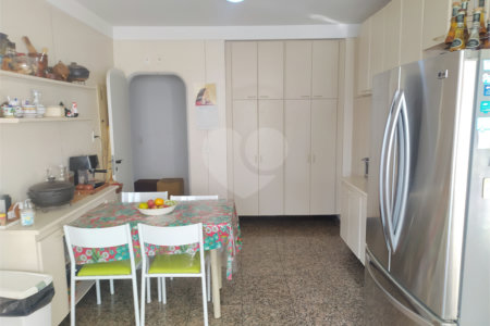 Apartamento à venda com 4 suítes em Jardim Marajoara, São Paulo, SP