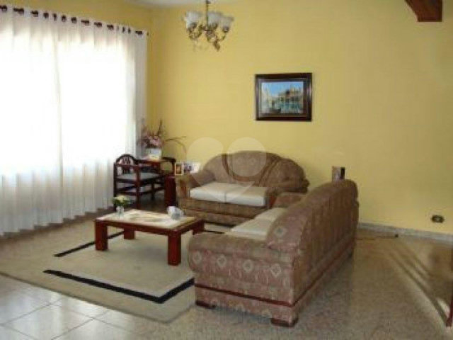 Sobrado à venda com 2 quartos, sendo 1 suíte,  em Jardim Las Vegas, Guarulhos, SP