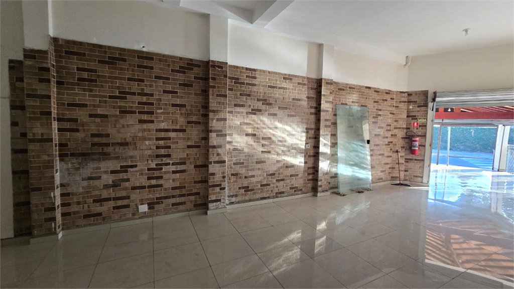 Salão 110m² comercial na Lucas Nogueira Garcez - Atibaia- SP
