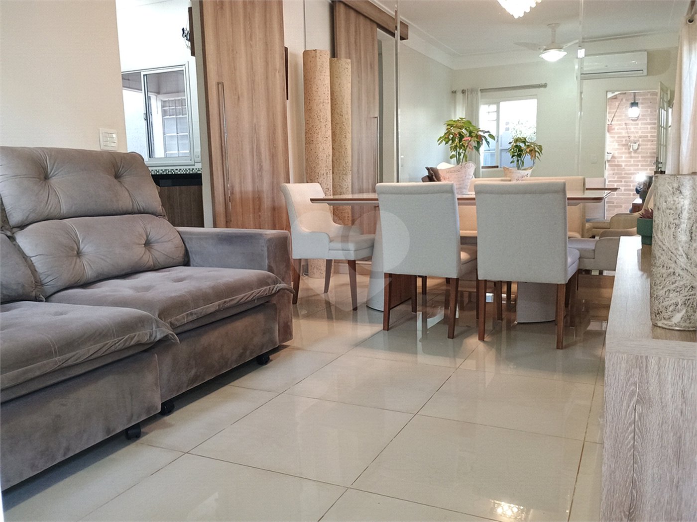 Casa à venda com 3 quartos, sendo 1 suíte, no condomínio Portal dos Pinheiros, Ribeirão Preto - SP