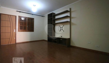 Casa à venda com 2 quartos, sendo 1 suíte,  em Jardim Ivana, São Paulo, SP