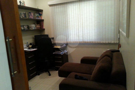 Sobrado à venda com 3 suítes em Vila Nivi, São Paulo, SP