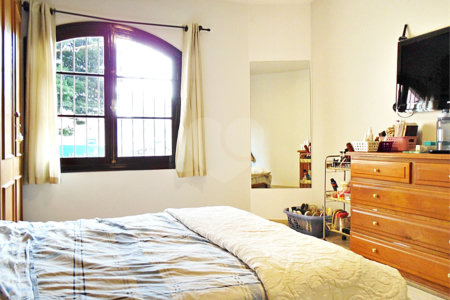 Casa à venda com 3 quartos, sendo 1 suíte, no condomínio Praça Doutor José Augusto César,8, São Paulo - SP