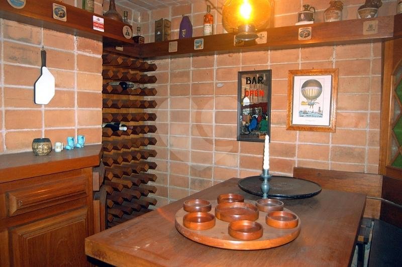 Casa à venda com 5 quartos, sendo 4 suítes, em Alto da Boa Vista, São Paulo, SP