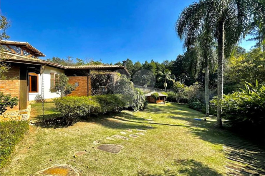Casa à venda com 4 suítes no condomínio Jardim Mediterrâneo, Cotia - SP