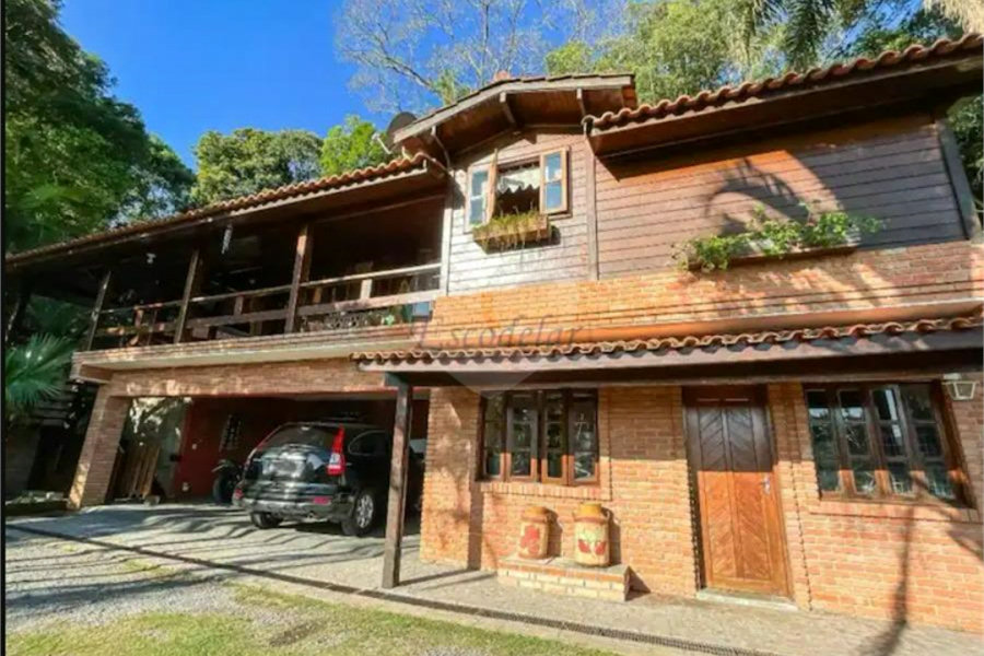 Casa à venda com 3 quartos, sendo 1 suíte, no condomínio Associação Reserva das Hortênsias, Mairiporã - SP