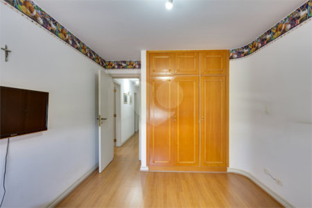 Apartamento à venda com 4 quartos, sendo 1 suíte, em Alto da Boa Vista, São Paulo, SP