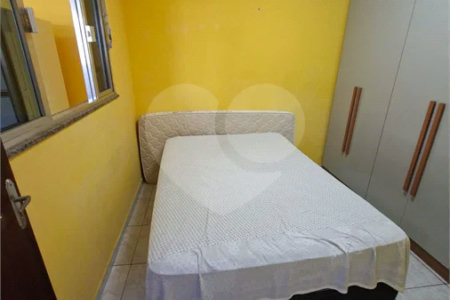 CASA Á VENDA EM SANTÍSSIMO ,ESTRADA DA POSSE ..