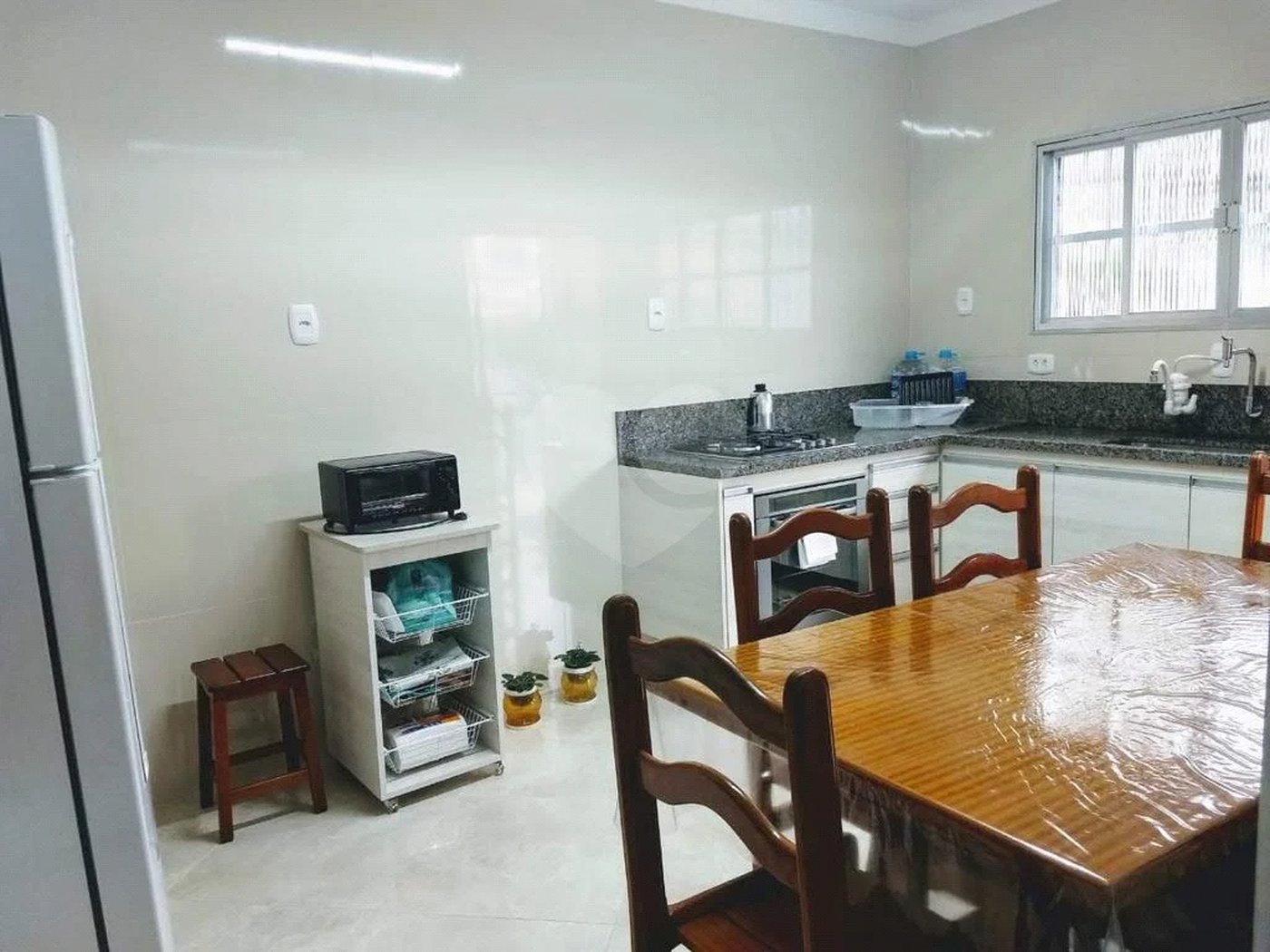 CASA TÉRREA À VENDA NA MOOCA - COM PORTEIRA FECHADA.