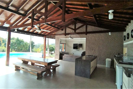Chácara à venda com 6 quartos, sendo 4 suítes,  em Pinheirinho, Vinhedo, SP