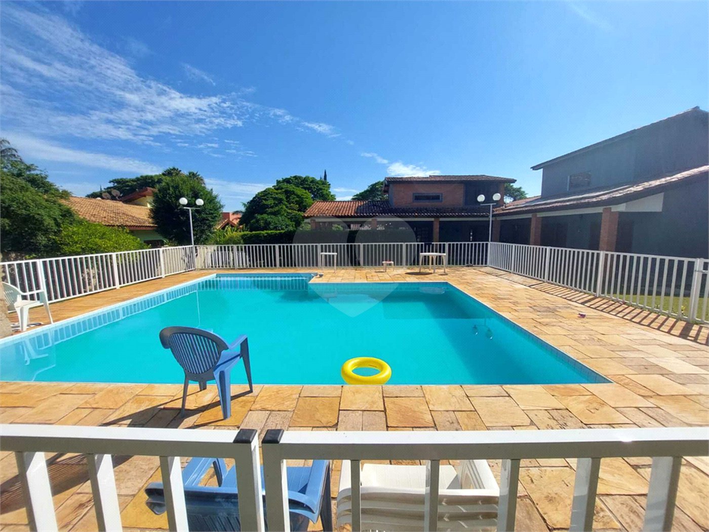 Casa à venda com 4 quartos, sendo 2 suítes, no condomínio Eco Clube Vivendas do Lago, Sorocaba - SP