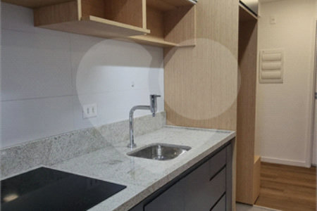 Apartamento à venda com 2 quartos, sendo 1 suíte, em Moema, São Paulo, SP