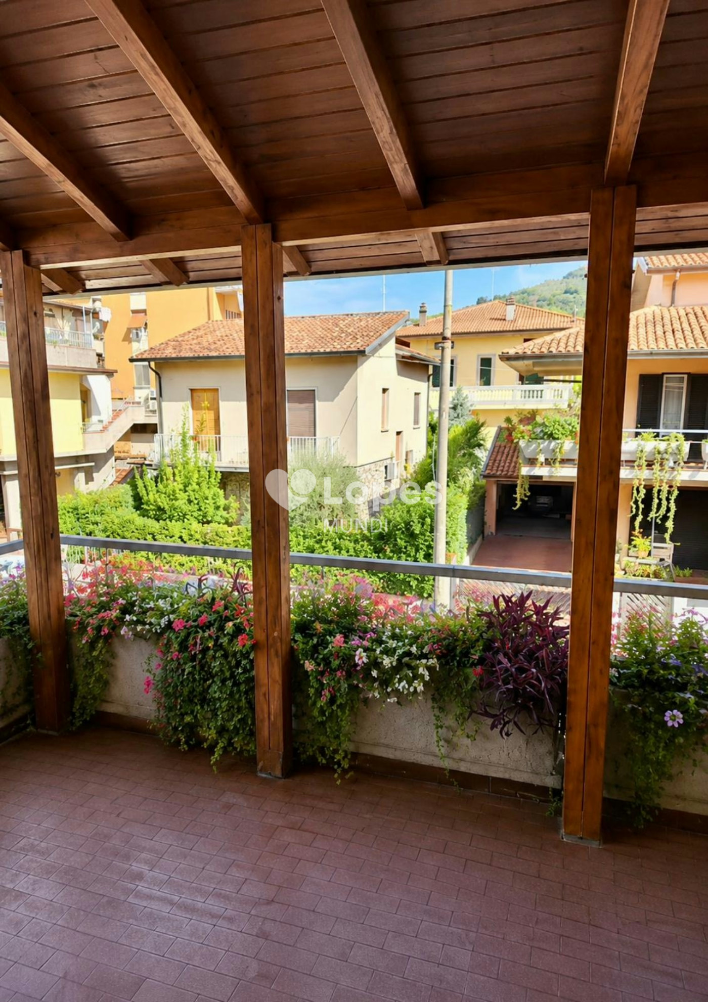 Casa à venda em Montecatini Terme, Toscana, Itália – 480 m² e terreno de 10.000 m²