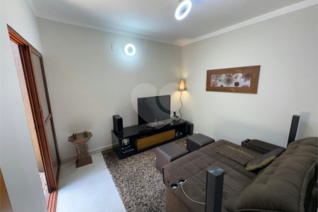 Casa térrea no Condomínio Faixa Azul