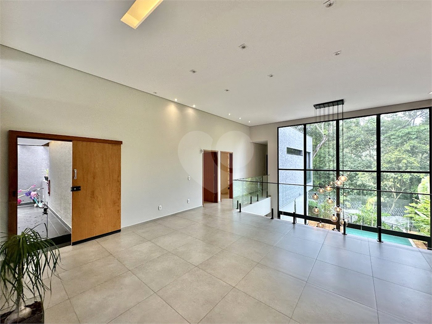 Casa à venda com 3 suítes no condomínio Reserva Santa Maria, Jandira - SP