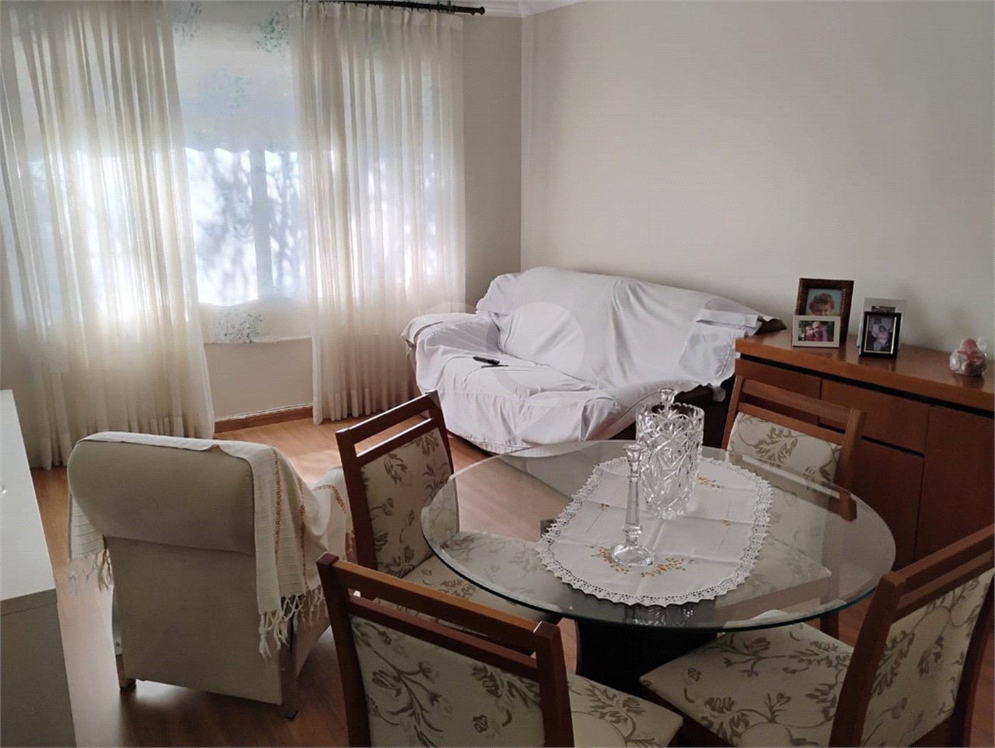 Vende-se apartamento no Jardim Aeroporto com 03 dormitórios