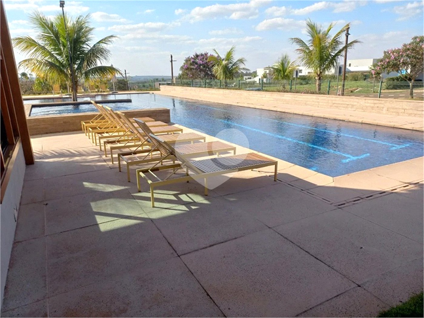 Terreno no condomínio Damha Golf em frente área de lazer com 1.404,40 m²