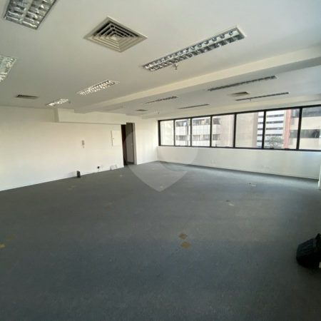 Conjunto comercial com 146m², 3 vagas, à venda no Brooklin