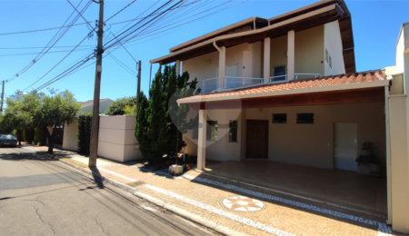 Casa à venda com 5 quartos, sendo 4 suítes,  no condomínio Residencial Eldorado, São Carlos - SP