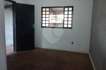 Casa Térrea à venda com 3 quartos, sendo 1 suíte, em Vila Xavier (vila Xavier), Araraquara, SP