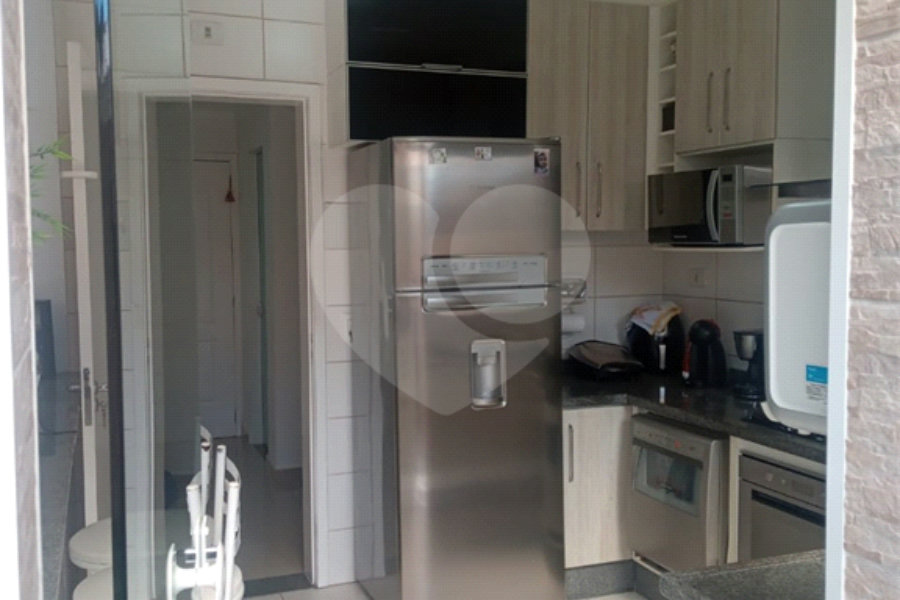 Casa à venda com 3 quartos, sendo 1 suíte,  no condomínio Village St. Louis, São Paulo - SP