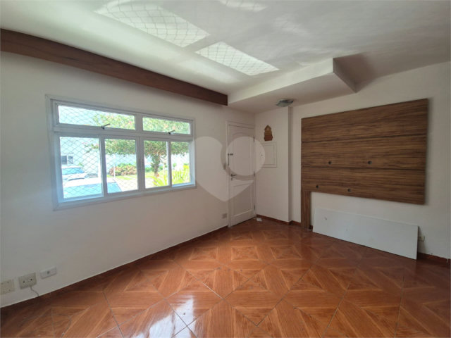 Casa à venda com 3 quartos, sendo 2 suítes,  no condomínio Quintas Marajoara, São Paulo - SP
