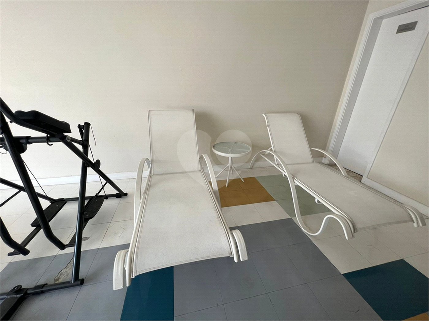 Apartamento à venda com 4 quartos, sendo 2 suítes,  em Vila Oliveira, Mogi das Cruzes, SP