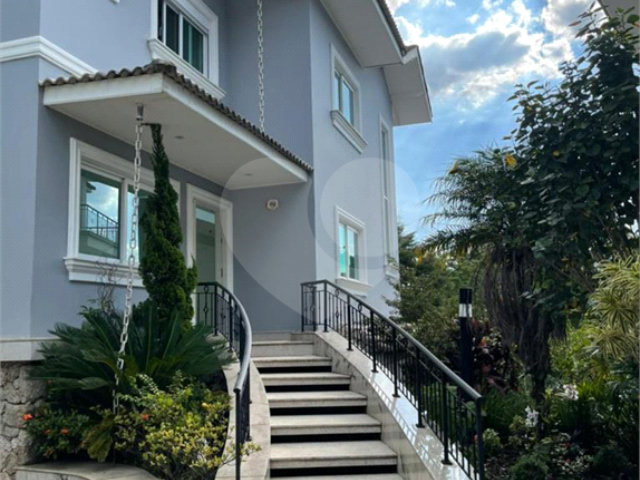 Casa à venda com 3 suítes no condomínio Quinta de Santo Antônio, São Paulo - SP