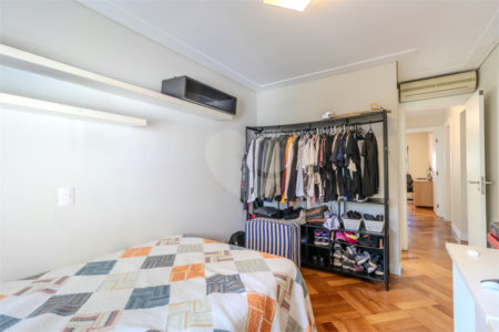 Casa à venda com 5 quartos, sendo 3 suítes, no condomínio Boulevard Saint Michael, São Paulo - SP