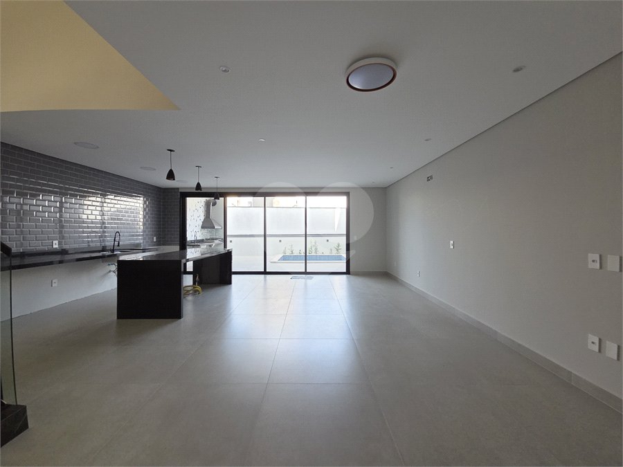 Casa à venda com 3 suítes no condomínio Helena Maria, Sorocaba - SP