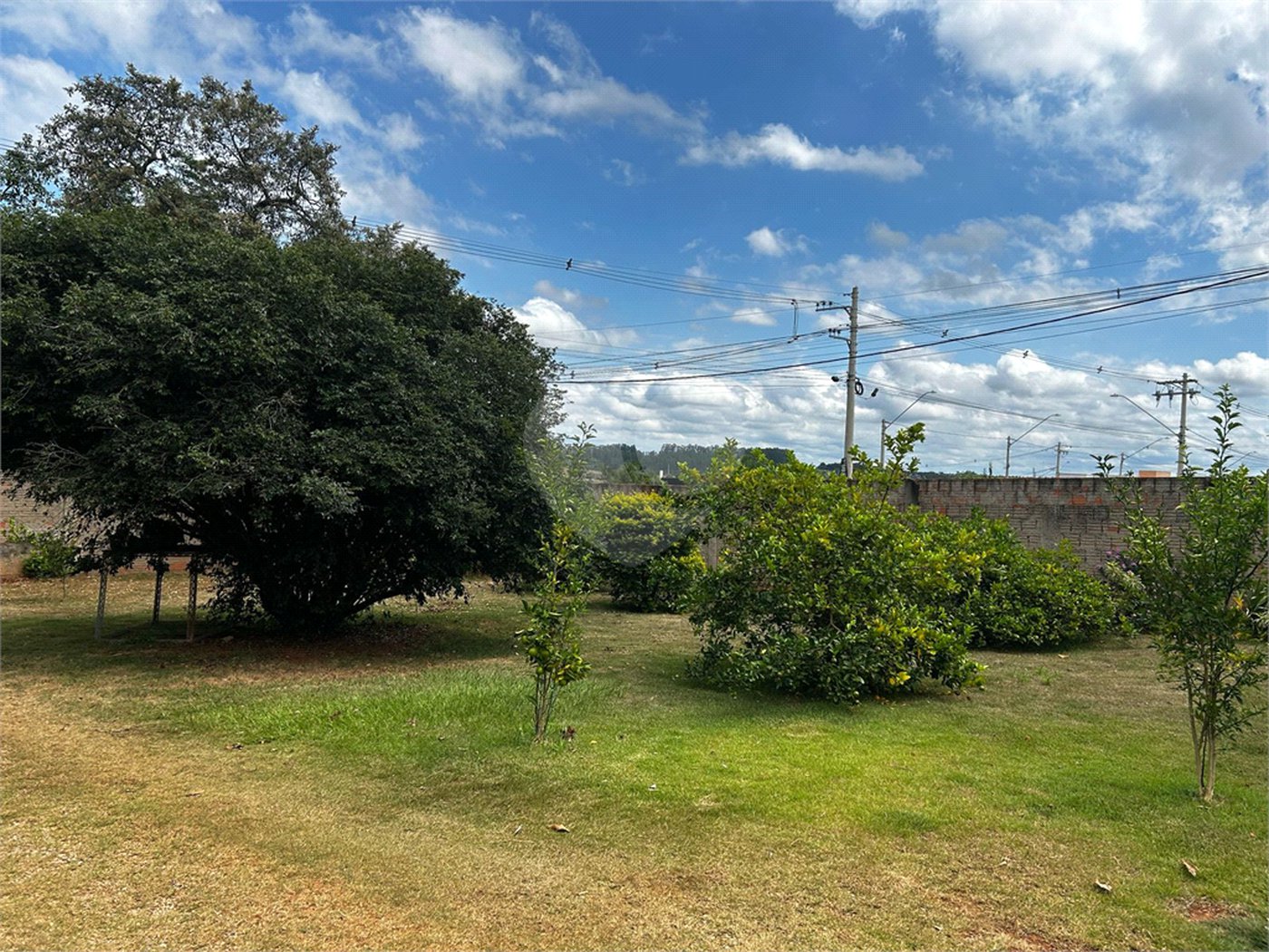 Sobrado à venda com 3 quartos, sendo 2 suítes, em Vila Mazzei, Itapetininga, SP
