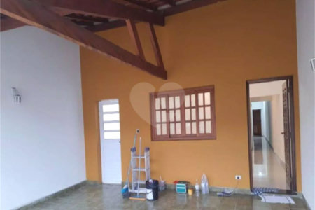 Casa à venda com 2 quartos, sendo 1 suíte, em Vila Leis, Itu, SP