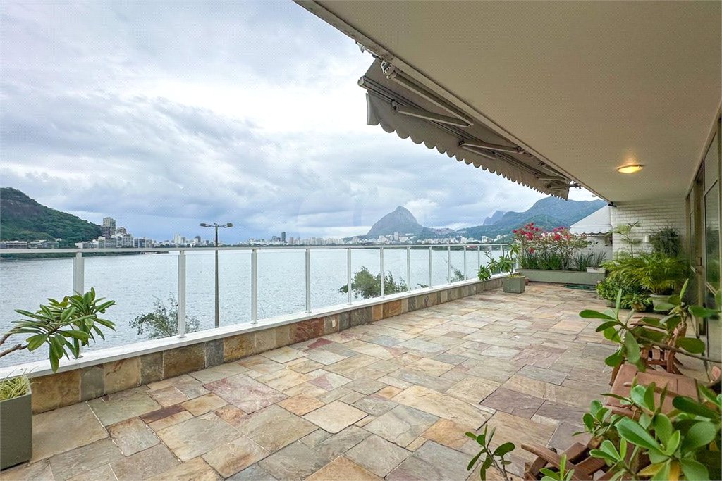 Cobertura à venda com 7 quartos, sendo 3 suítes,  em Lagoa, Rio de Janeiro, RJ