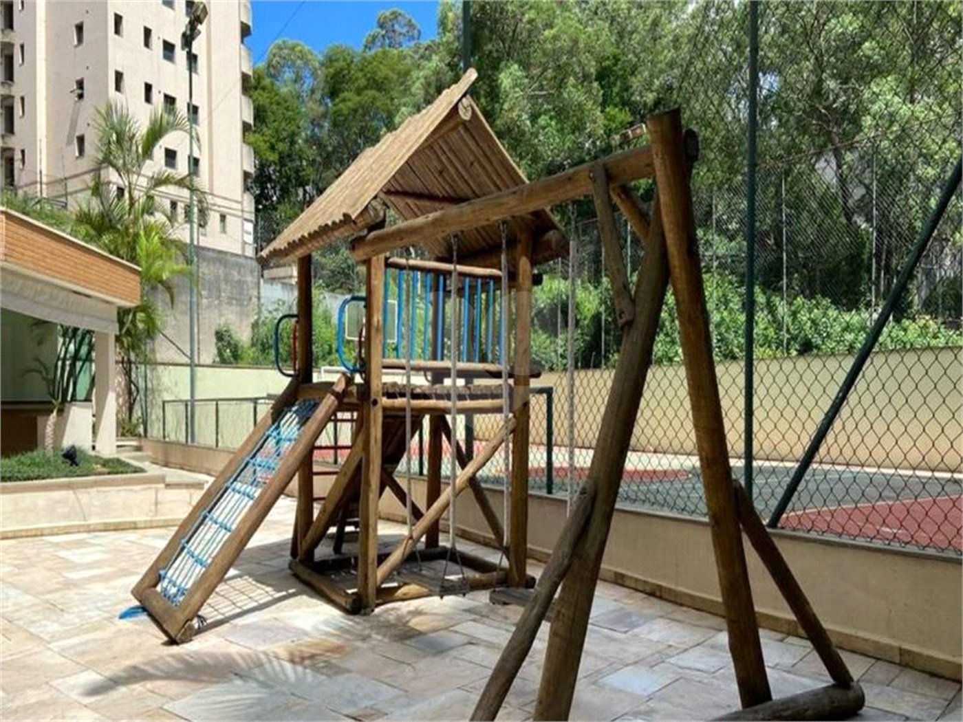 Apartamento à venda com 3 suítes em Vila Suzana, São Paulo, SP
