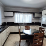 Casa à venda com 3 suítes no condomínio Shamballa II, Atibaia - SP