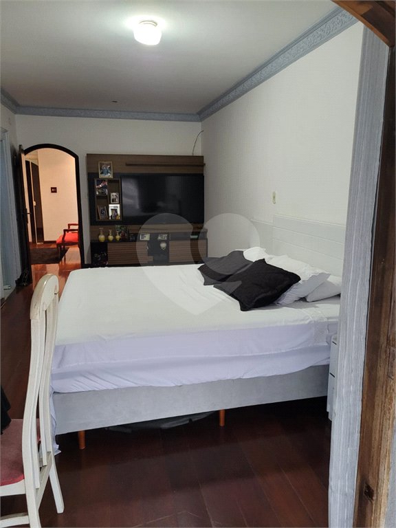 Casa à venda com 4 quartos, sendo 2 suítes,  em Vila Bela Flor, Mogi das Cruzes, SP