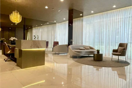 Apartamento mobiliado no Planalto Paulista com 1 dormitório e varanda.