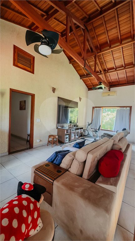 Casa à venda com 4 suítes no condomínio Monte Belo, Salto - SP