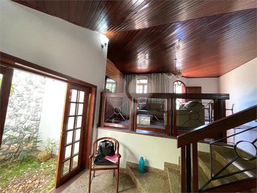 Casa à venda com 6 quartos, sendo 1 suíte, no condomínio Granja Olga I, Sorocaba - SP