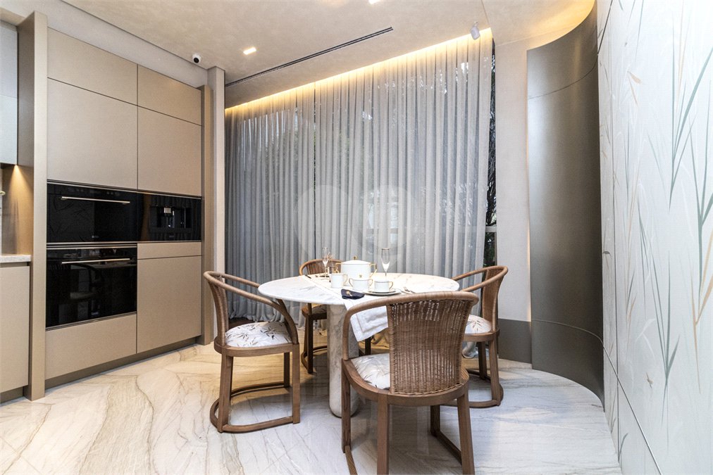 Apartamento à venda com 4 suítes em Jardim Guedala, São Paulo, SP