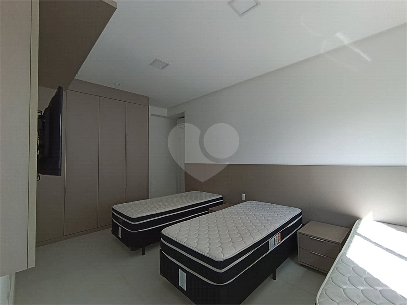 Apartamento para alugar com 3 suítes em Jardim Virgínia, Guarujá, SP